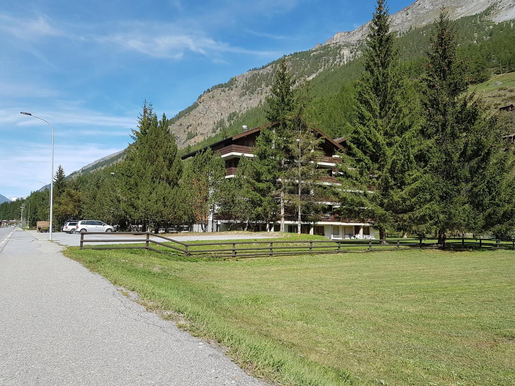 Monte Rosa Taesch, Apartments Mit Wellness Bereich Exterior photo